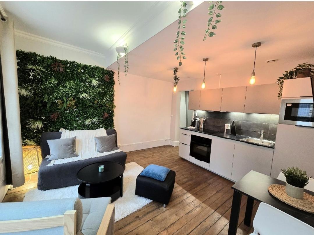 Bienvenue Dans La Jungle Apartment Дрю Екстериор снимка